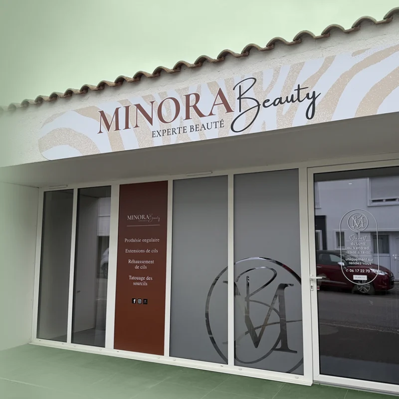 Enseigne réalisée pour Minora Beauty à La Roche-sur-Yon par l'agence de publicité Unfluences Graphique en Vendée